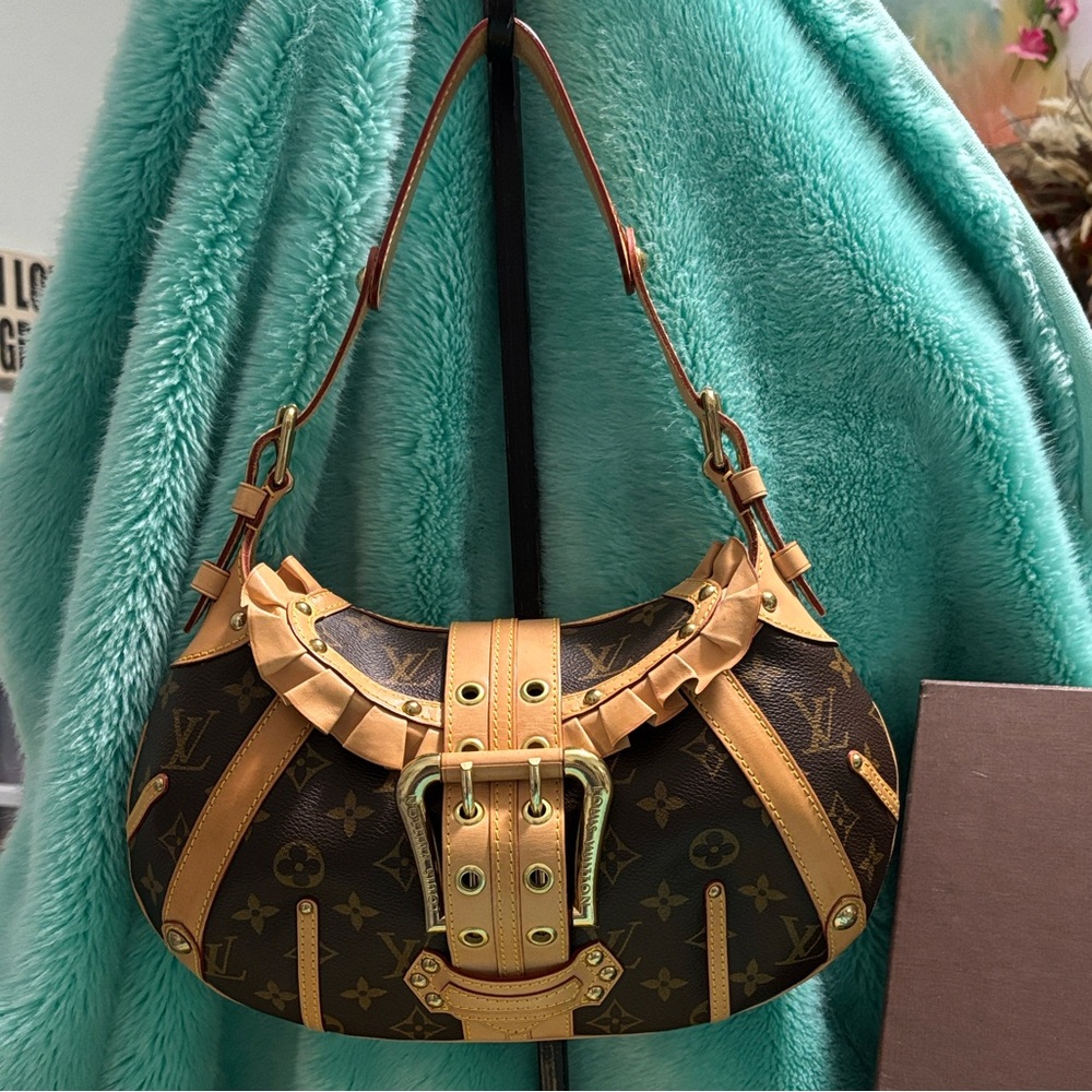 LOUIS VUITTON MONOGRAM LIMITED EDITION Leonor ruffle bag Excellent condition - Picture 3 of 15